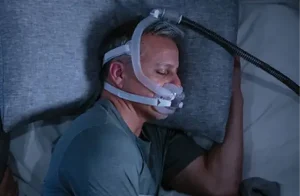 resmed-man-sleeping-f30i_-1