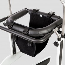 Hamul pelvian robust previne căderea utilizatorului