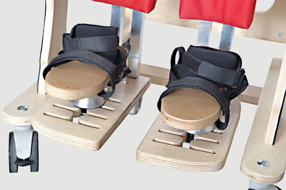 Reglare-3D-a-piciorului-pentru-scaun-de-pozitionare-pentru-copii-cu-dizabilitati-DALMATIAN-ADAPT-RO