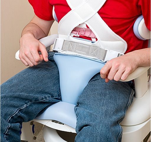 deflectorul-standard-pentru-sistemul-de-scaun-de-toalet-universal-2