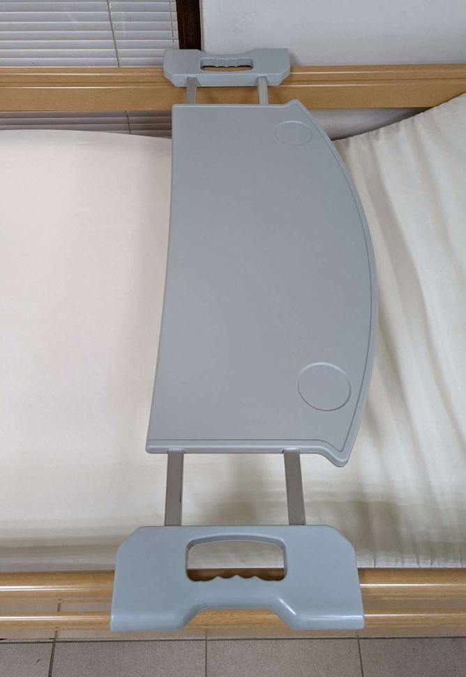 masuta-universala-telescopica-pentru-pat-spital-4