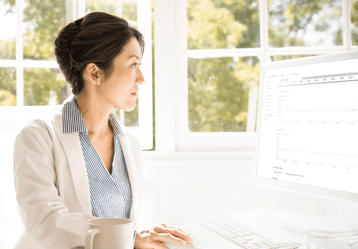 healthcare-professionals-stellar-150-doctor-at-computer