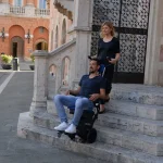 Dispozitiv pentru urcat/coborât trepte cu scaune rulante LG2020.