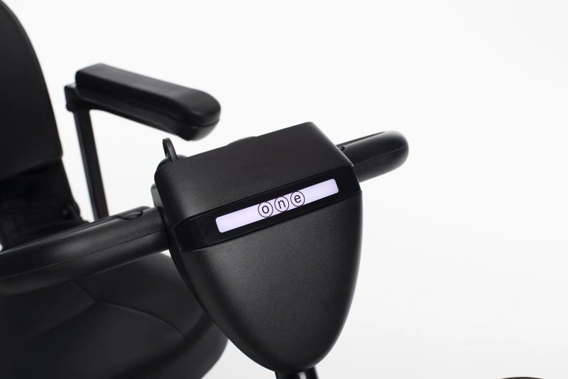 scuter cu 4 roti pliabil model One de la Vermeiren vedere ghidon